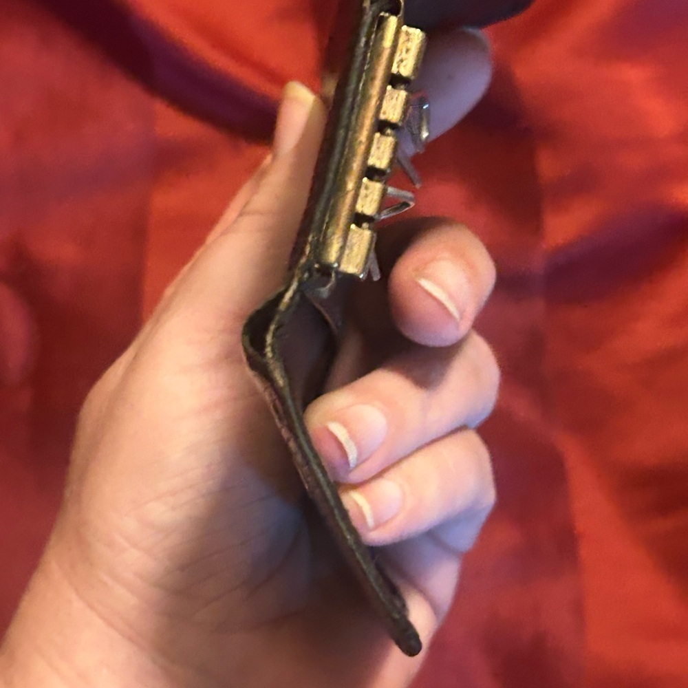 Louis Vuitton epi Black key holder - Picture 10 of 11